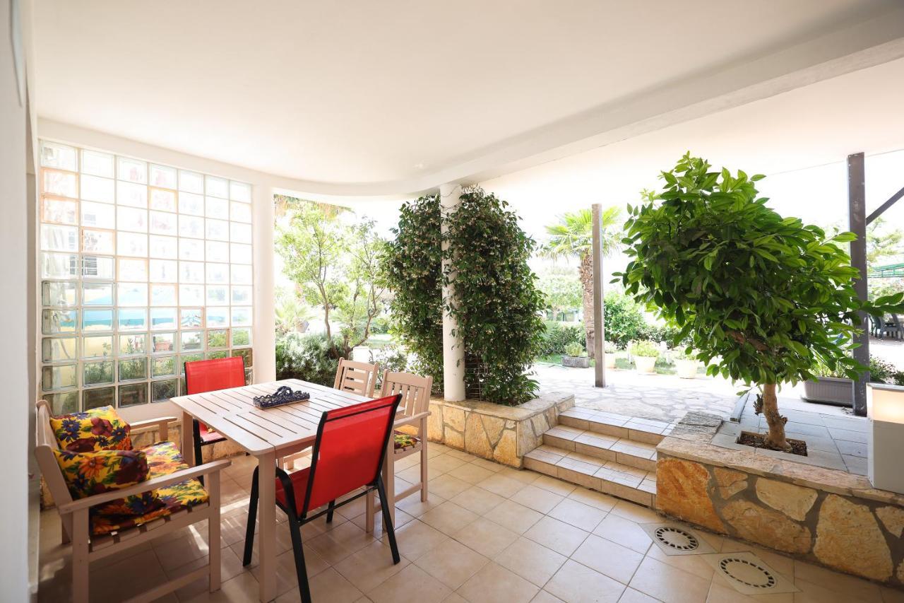 Apartments Malic ペトルチャネ エクステリア 写真